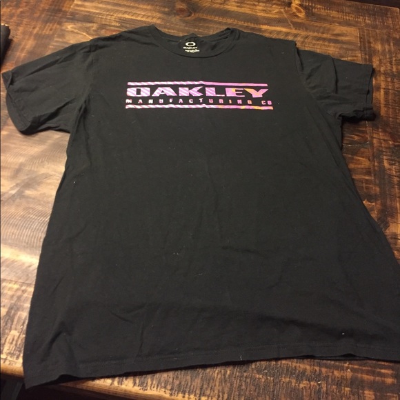 Bundle of 3 Oakley tshirts - Picture 4 of 4