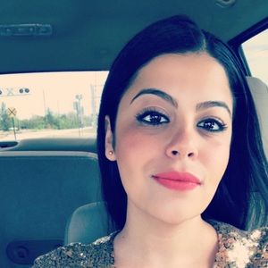 Meet your Posher, Marcela