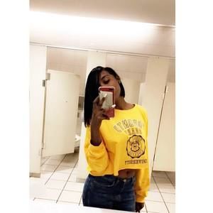 Meet your Posher, Selena