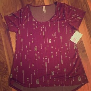 BNWT Lularoe Classic Tee