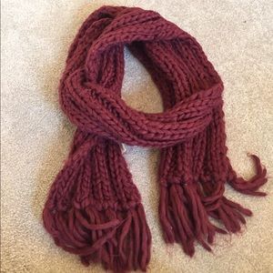 American eagle chunky cable knit scarf