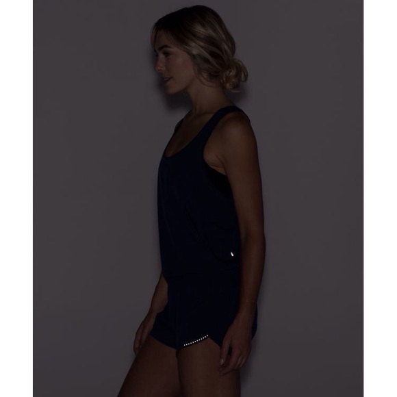 NWT ✔️ Lululemon Chase Me Onesie NWT - Picture 2 of 8