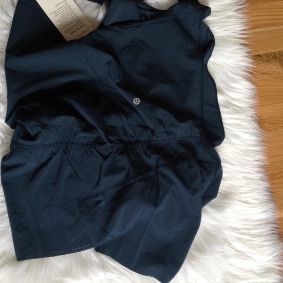 NWT ✔️ Lululemon Chase Me Onesie NWT - Picture 8 of 8