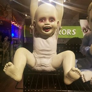 Meet your Posher, Gloria