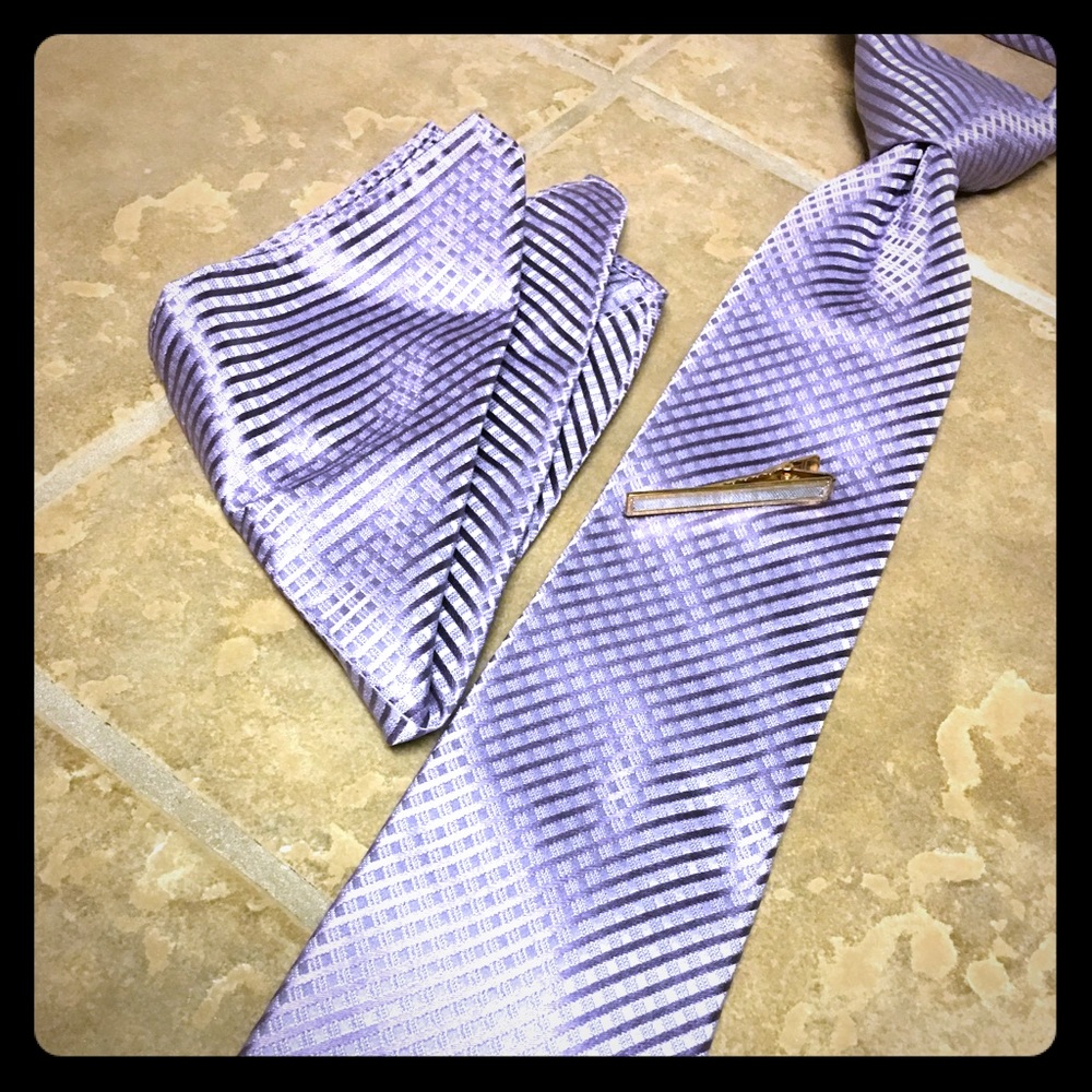 Sean John tie and pocket square