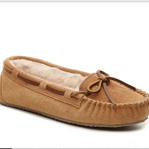 Minnetonka Brown/Chestnut Jr Trapper Moccasins