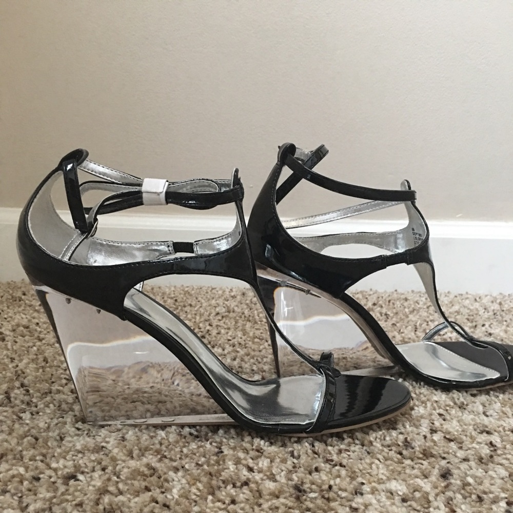 Bakers - beautiful black patented leather shoe