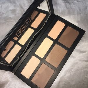 Kat Von Shade+Light contour palette ✨