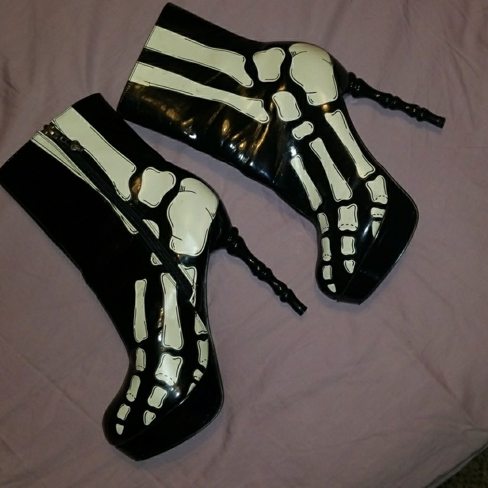 *SOLD*Too Fast Brand 💀 x-ray boots
