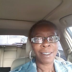 Meet your Posher, Adelle