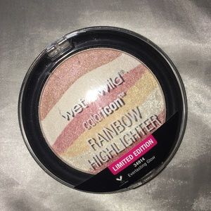 Wetnwild Highlighter in Everlasting Glow💕