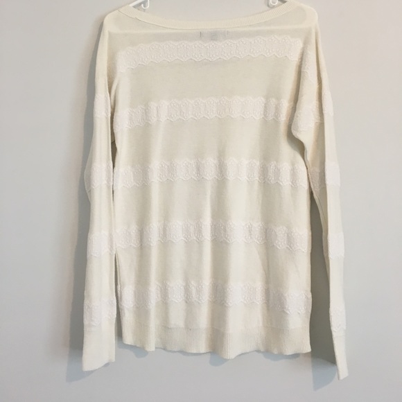 Like new - AEO Sweater - Picture 2 of 4