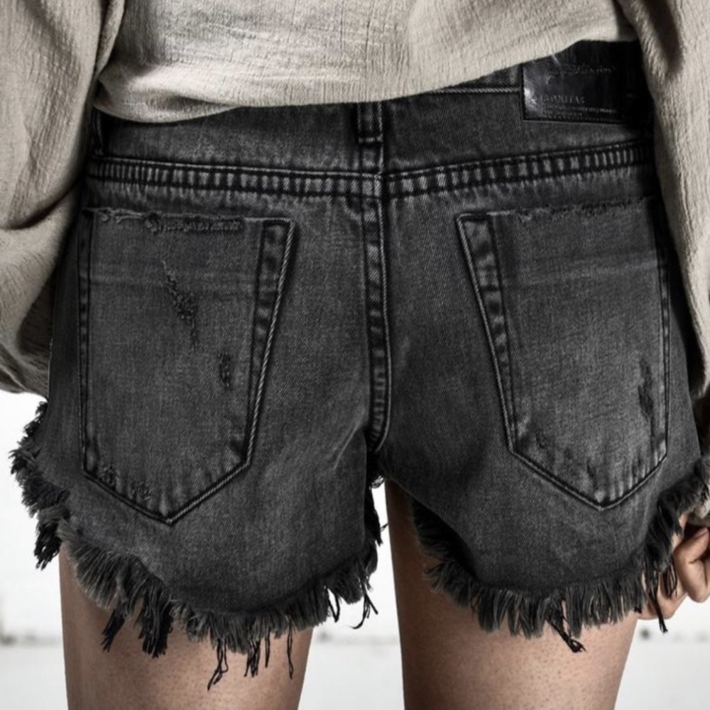 Bonitas Jean Shorts in Coal - Picture 2 of 4