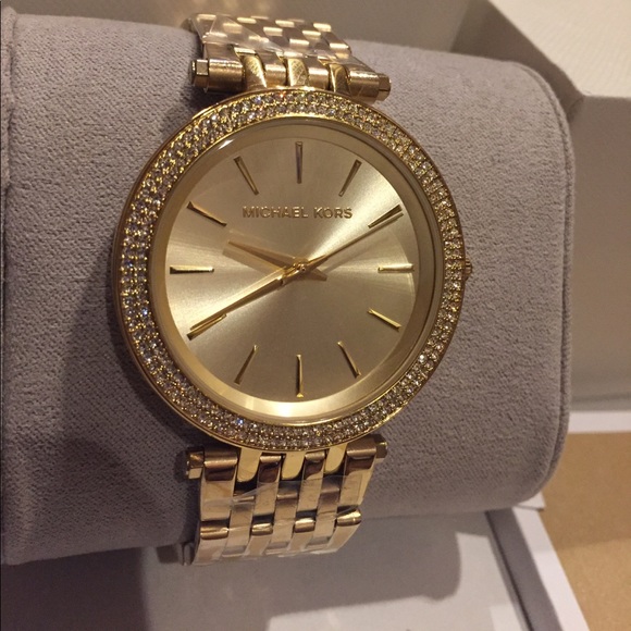 Michael Kors Oversized Ladies Gold Tone Watch New - Picture 1 of 7