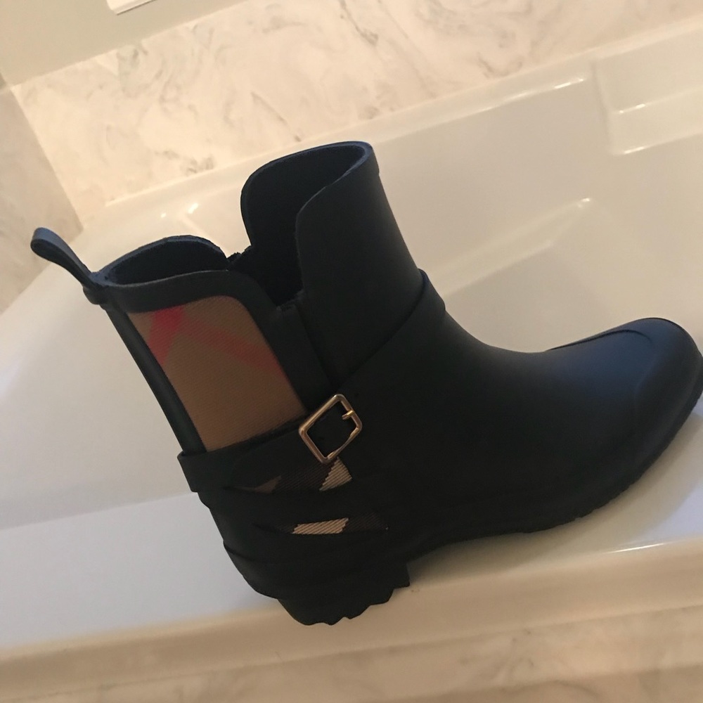 Burberry Riddlestone Rain Boots- NEW
