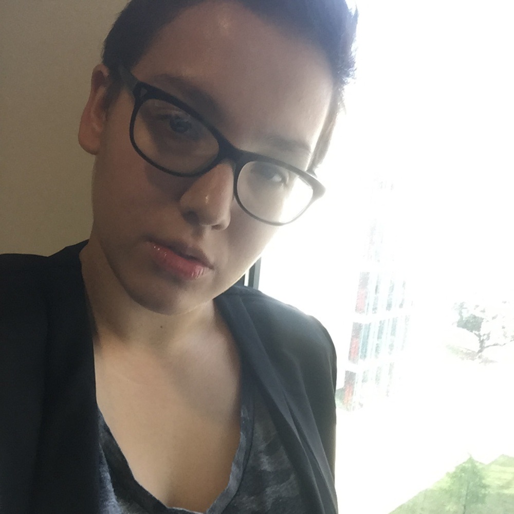 Meet your Posher, Alexis