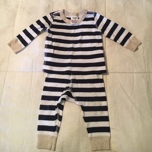 2 piece PJs. 100% organic cotton. Hanna Andersson