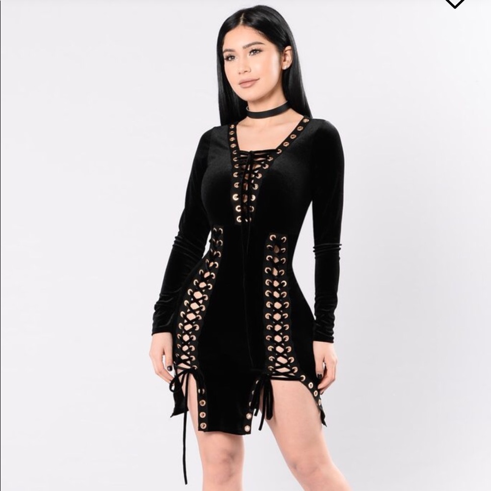 FashionNova - Party On Dress - Black Velvet