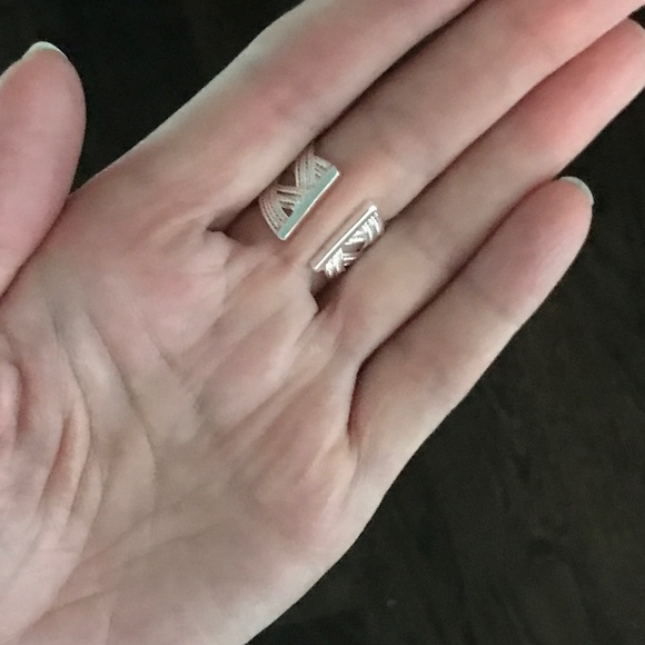 NWOT Silver Wide Braided Adjustable Band - Picture 4 of 4