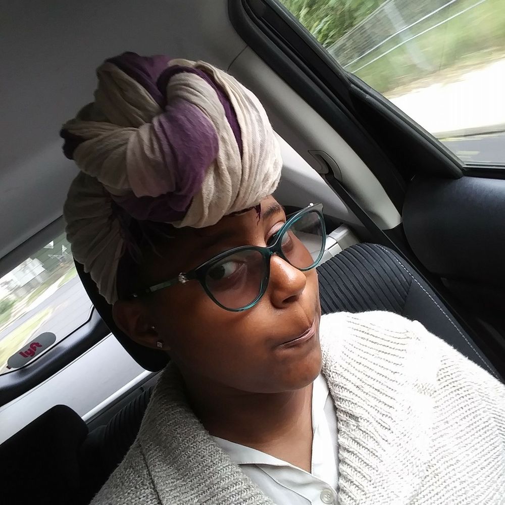 Meet your Posher, Niique