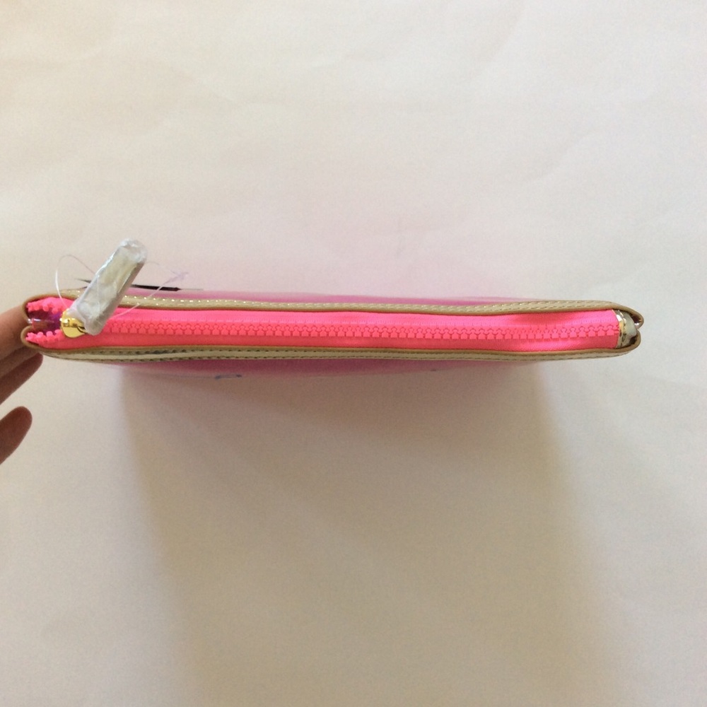 Lilly Pulitzer Medium Beach Pouch - Picture 2 of 4