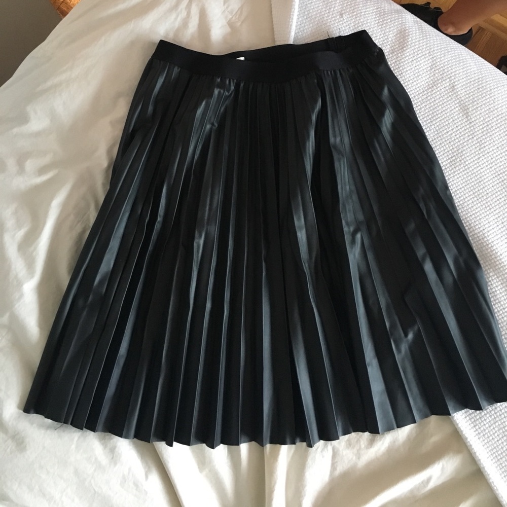 Black skirt