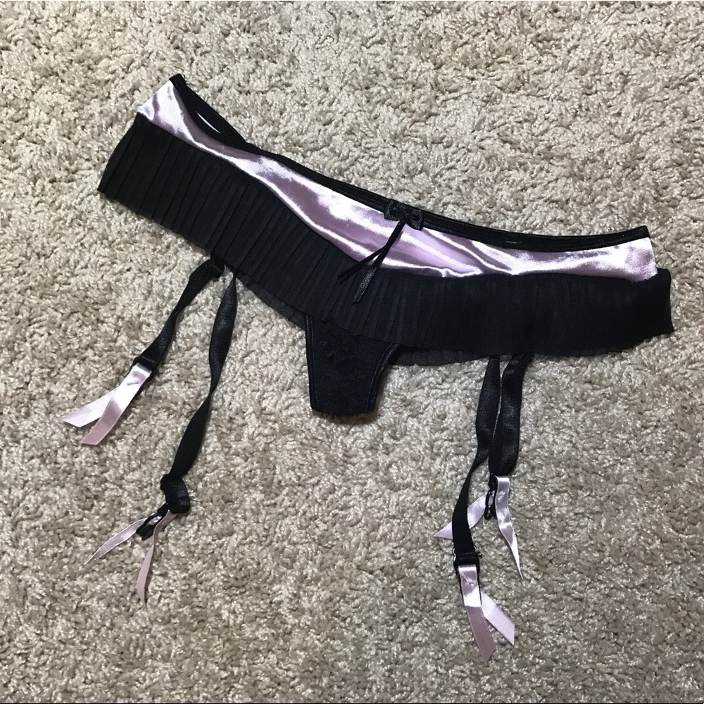 GARTER ✨ NWOT