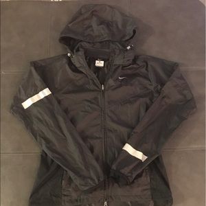 Nike lightweight reflective running jacket