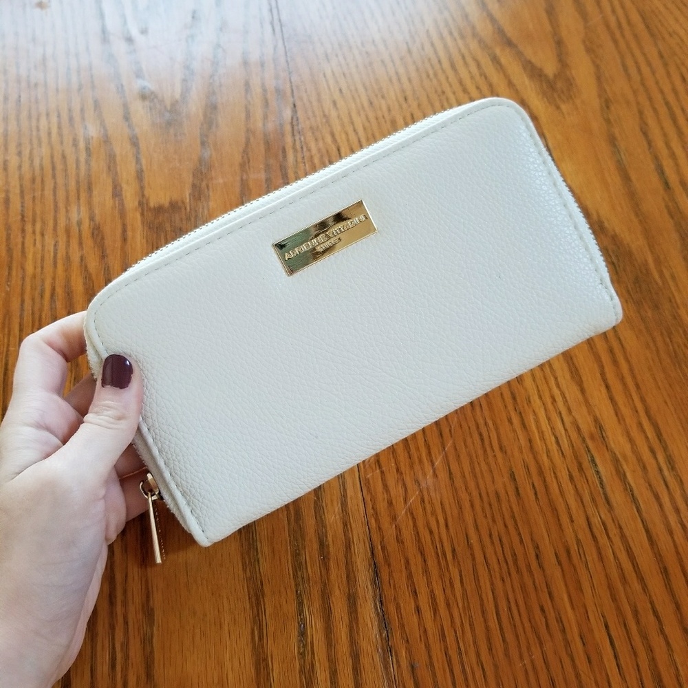 Adrienne Vittadini Wallet Clutch EUC