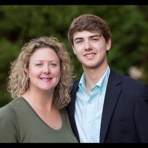 Meet your Posher, Mia