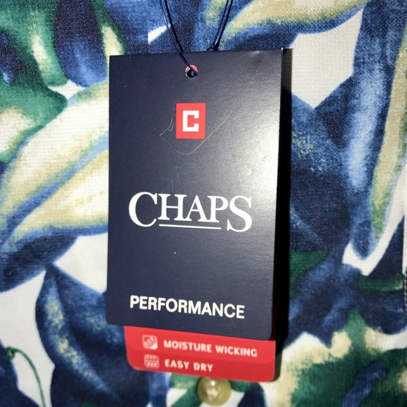 Hawaiian type casual button up - Picture 3 of 5