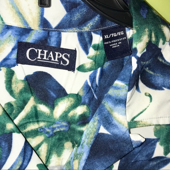 Hawaiian type casual button up - Picture 5 of 5