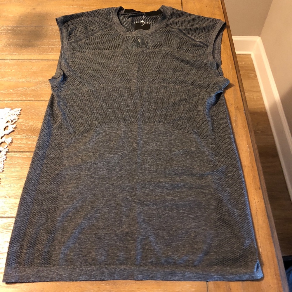 ADIDAS men’s sleeveless shirt