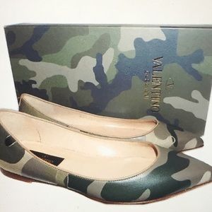 🆕 Valentino Camouflage Iconic Rock studs Flats 🆕 Valentino Camouflage Iconic Rock studs Flats