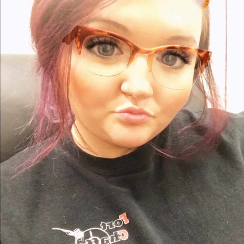 Meet your Posher, Lauren