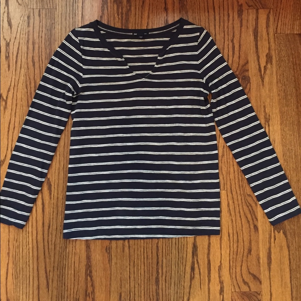Long sleeved Gap shirt