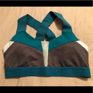 Alo Yoga Paddle Fast Sports Bra