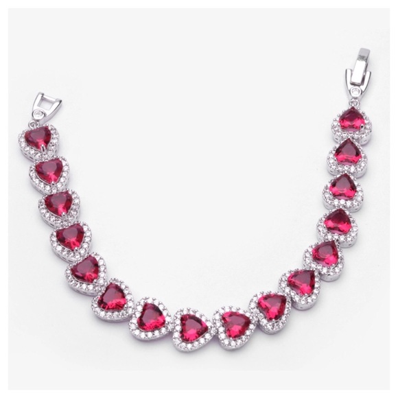 Swarovski Crystals Damisha Heart Bracelet - Picture 4 of 9