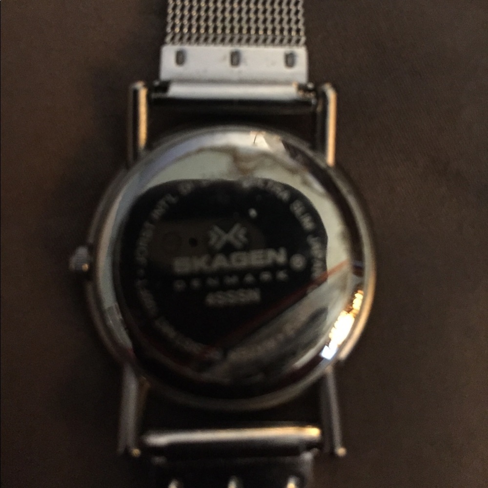 Ladies watch - Picture 2 of 3