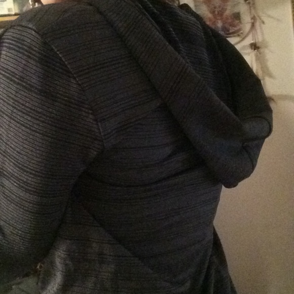 🔴Fabletics Megan Lurex Pullover NWT - Picture 6 of 7