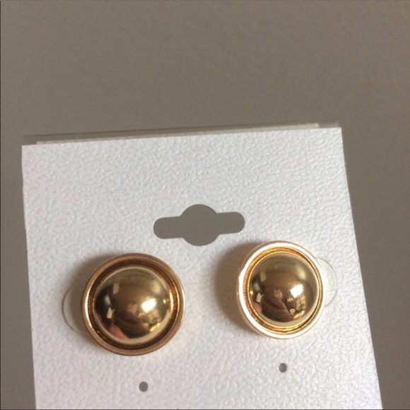 NEW Gold Round Earrings - Picture 2 of 2