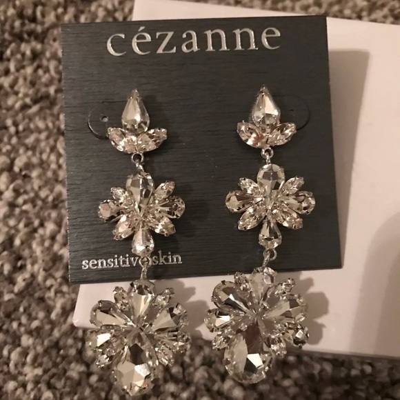 Jewelry - New and never Bridal Earrings