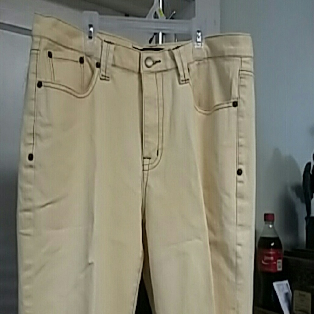 Capris - Picture 2 of 2