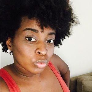 Meet your Posher, Crystal