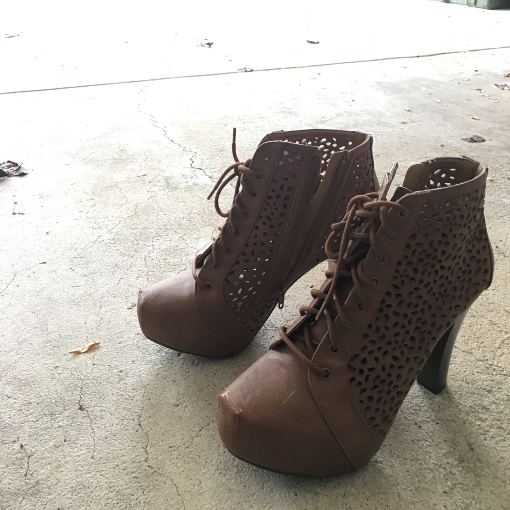 Lita Brown Detailed Heels