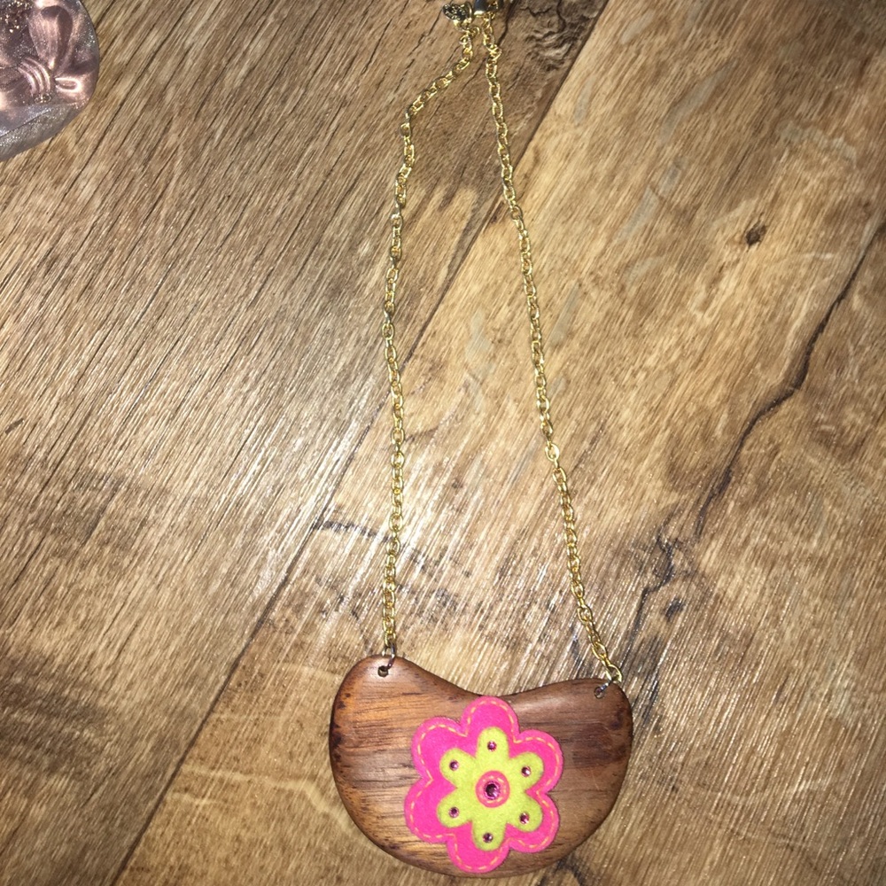 Flower tarina necklace