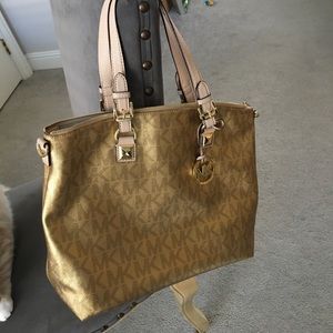 Micheal kors shoulder bag