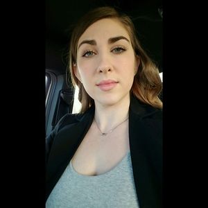 Meet your Posher, Felisha