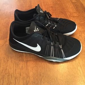 Nike Free TR 6