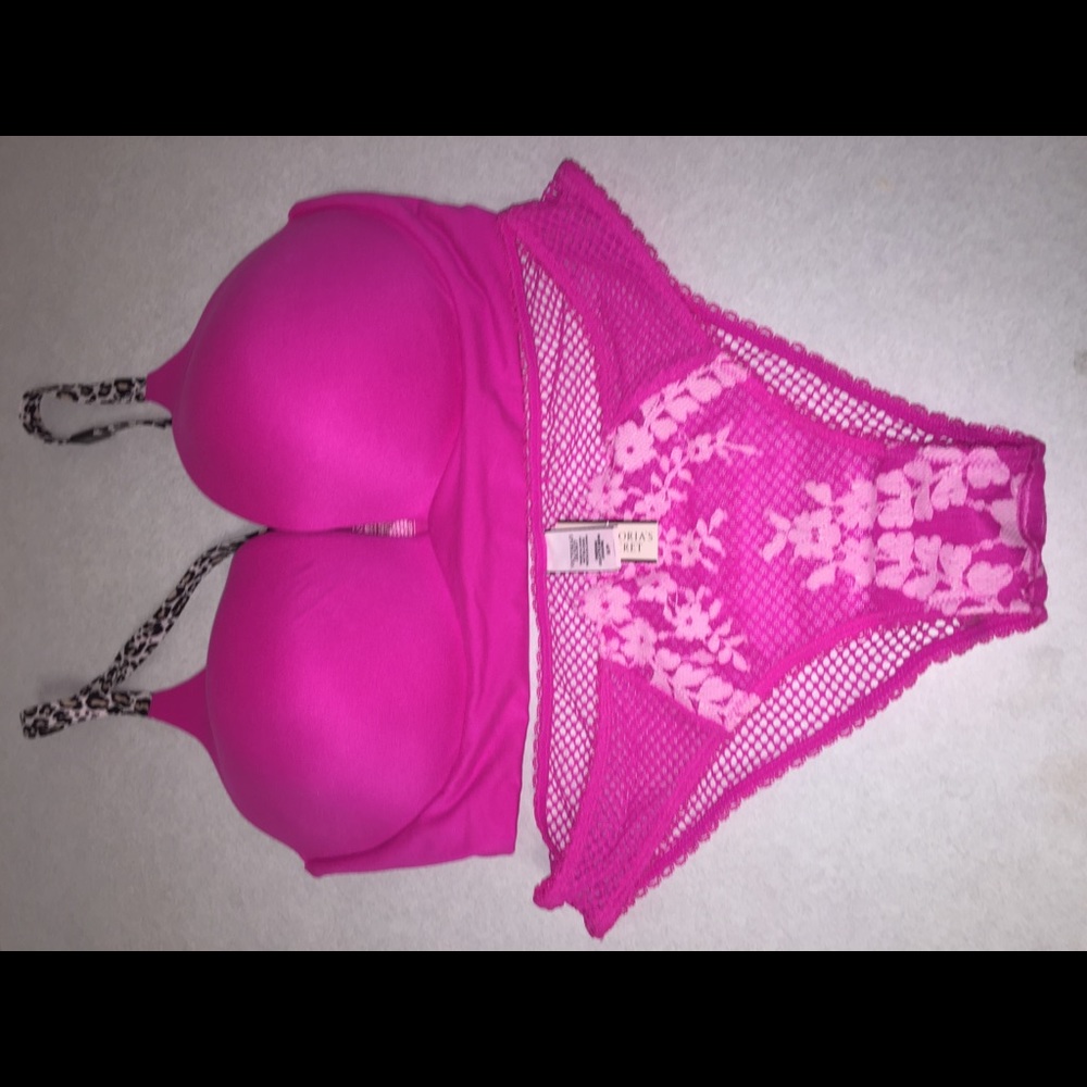 Victoria Secret Hot Bra and Panty Set
